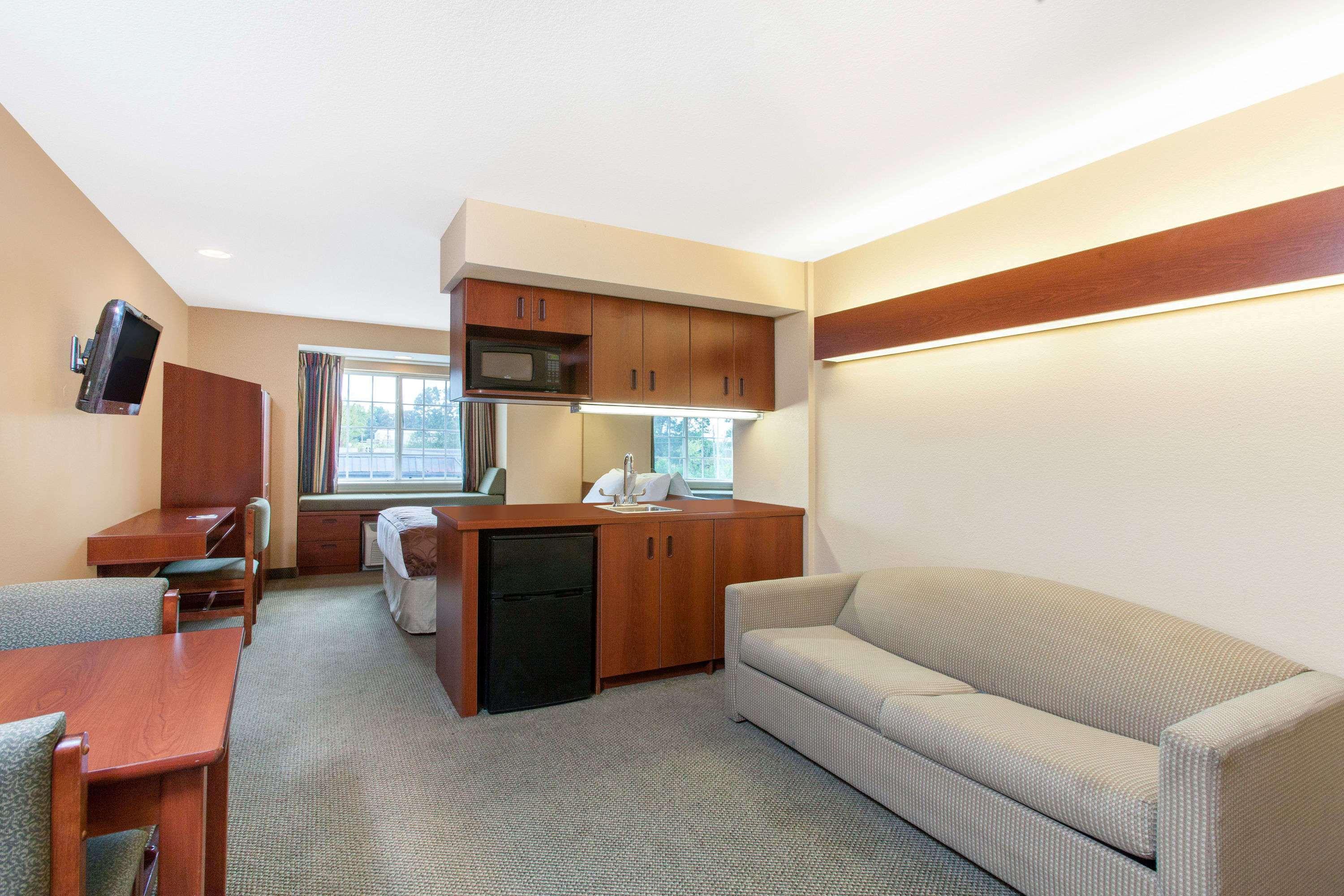 Microtel Inn By Wyndham Rogers Exterior photo